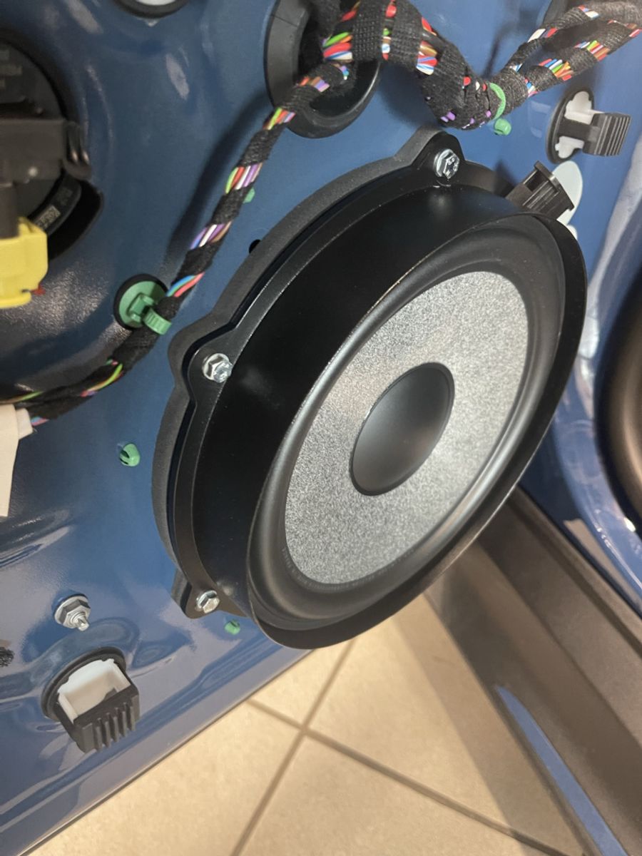 FOCAL P60 Limited Edition Porsche 